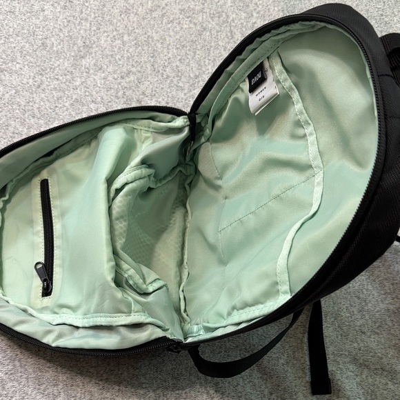 Sherpani Nova Backpack - Picture 8 of 8